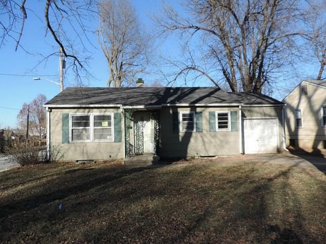 1st image of 836 W 24th Ter S