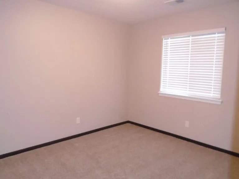 1421 Paddington Cir — Photo 13