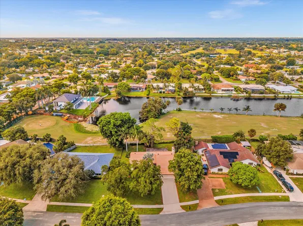 3537 Lakeview Drive, Delray Beach, FL 33445