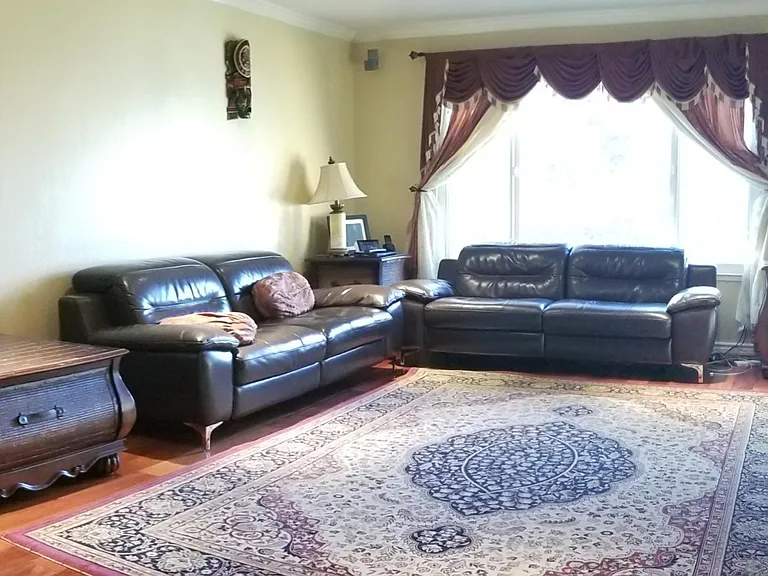 456 Martil Way — Photo 2