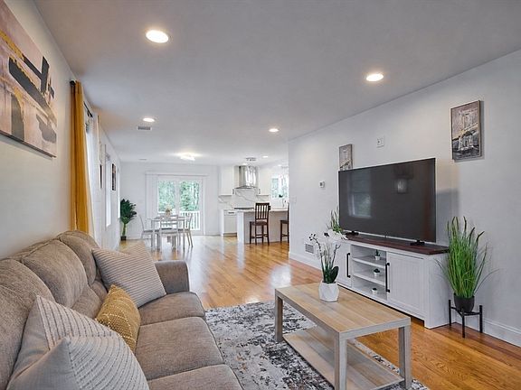 3rd image of 43 Toscano Way #43