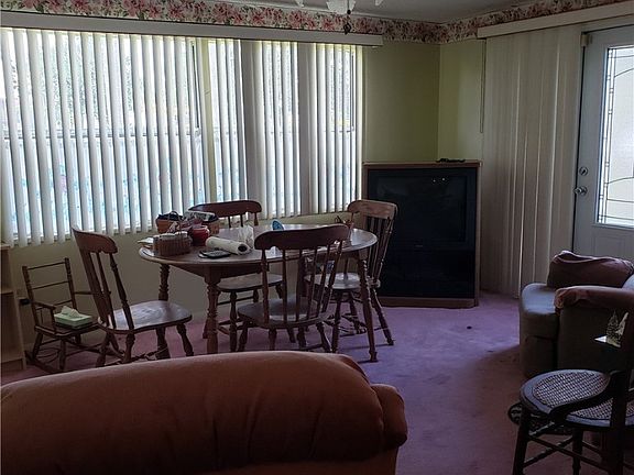 4th image of 399 Avenue J SW