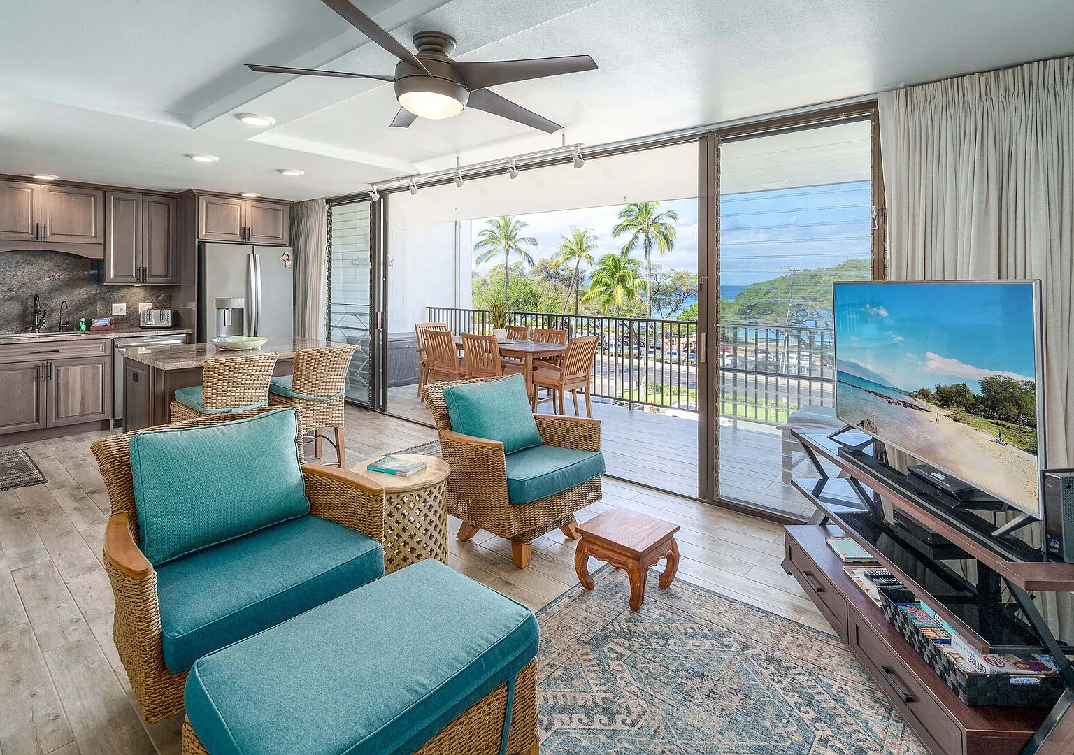 Maui Parkshore 410 - Modern Renovation & Stunning Ocean Views, Kamaole — Photo 2