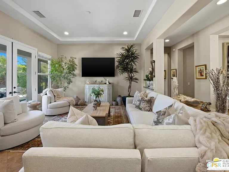 104 Azzuro Dr — Photo 18