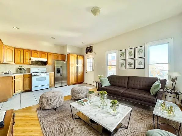 134 Bay 14 St #2R, Brooklyn, NY 11214