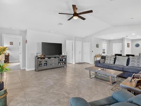 38 Spanish Way, Port St Lucie, FL 34952