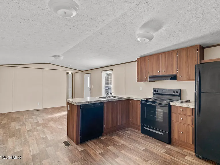 207 Patrick Alan Ln — Photo 12