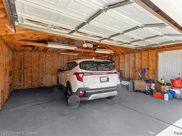 3927 Monroe St — Photo 23