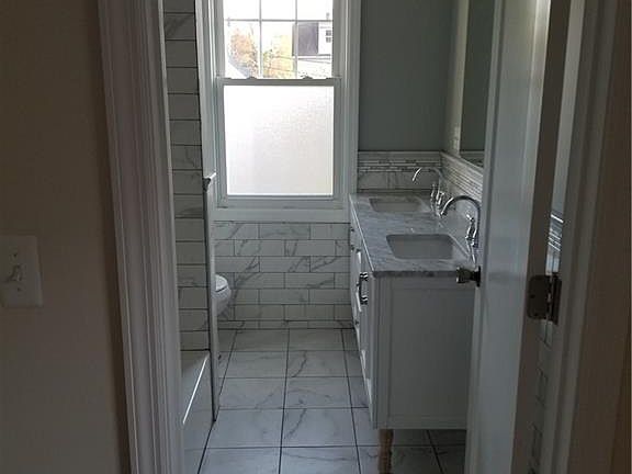 5th image of 172 Winfred Ave