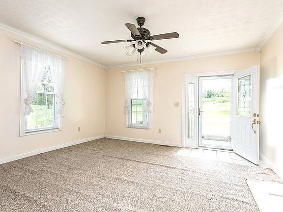 4th image of 3905 Merrimac Rd