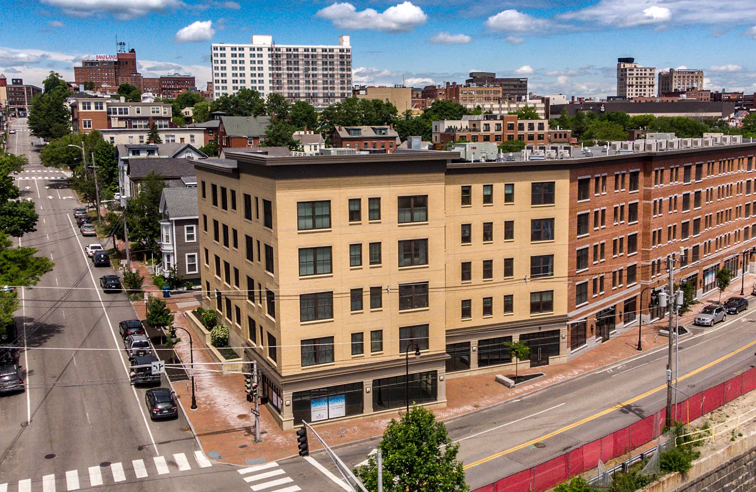 1 bed, 756 sqft, $2,400 — Photo 2