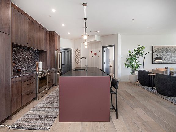 4th image of 32 Highlands Ln #106