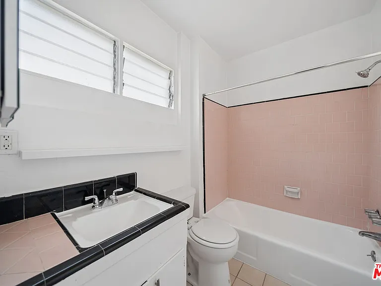 1027 N Edinburgh Ave #8 — Photo 7