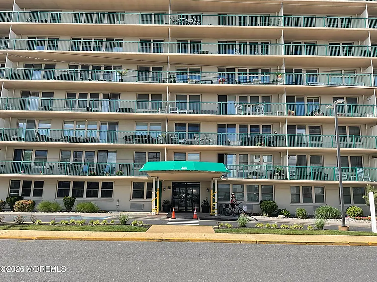 480 Ocean Ave #1F — Photo 1
