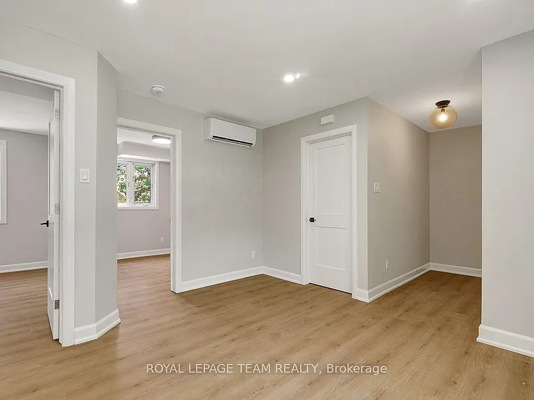 1952 Othello Ave #2 — Photo 4