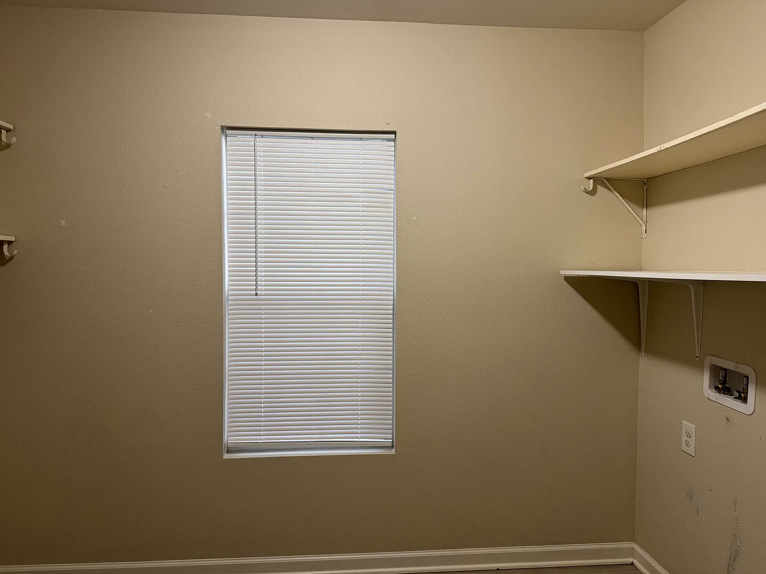3 bed, 2.0 bath, $1,600 — Photo 4