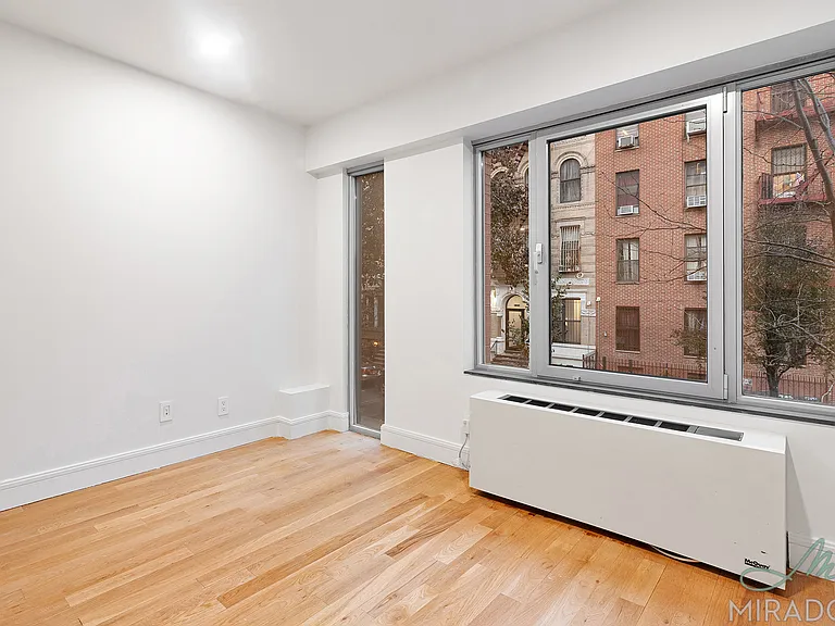 636 E 11th St #2G — Photo 7