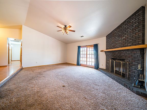 5th image of 253 Orange Ct