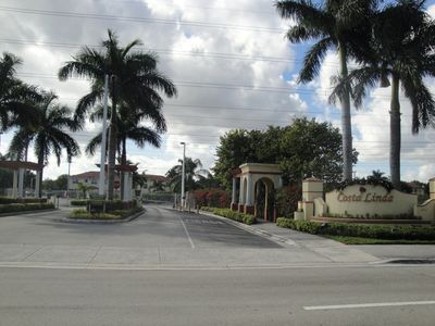5570 NW 107th Ave APT 906, Doral, FL, 33178