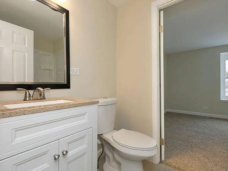 2231 Glenview Ct #143 — Photo 7