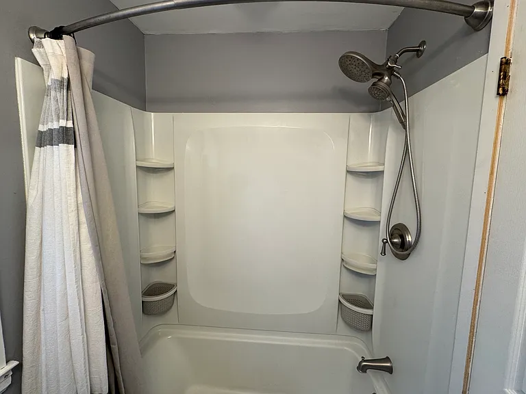 72 Sherwood Ave — Photo 22