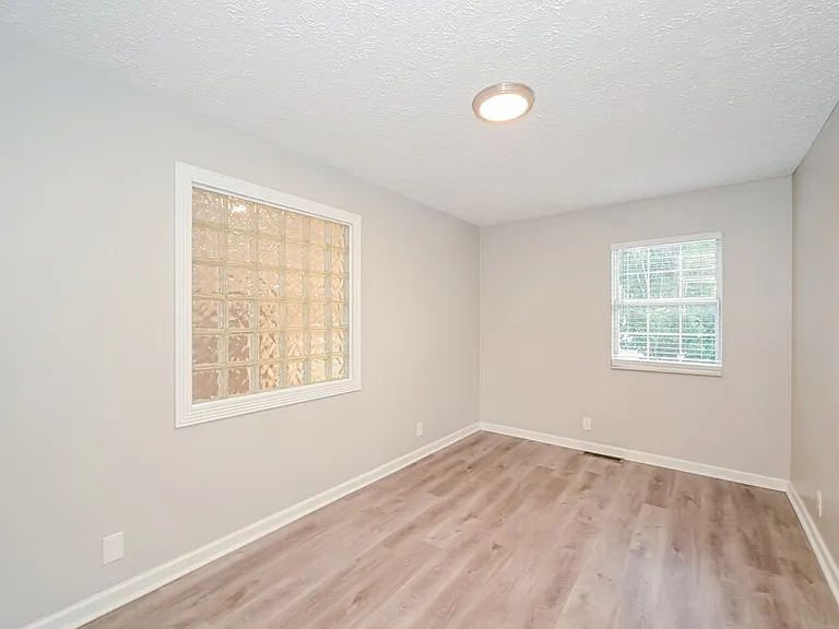 3521 Glenfalls Dr — Photo 14