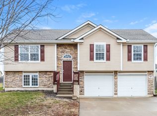 507 Hibiscus Dr, Belton, MO 64012