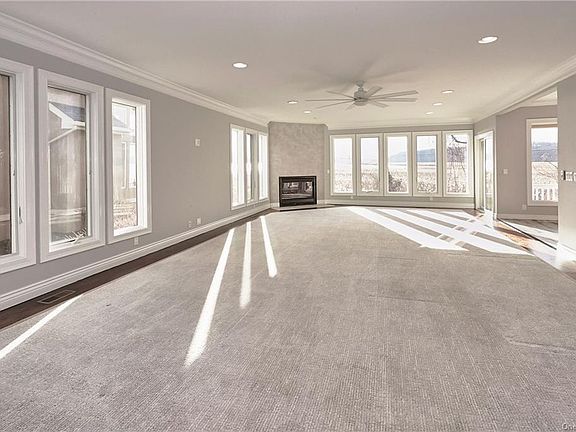 2nd image of 407 Gair St