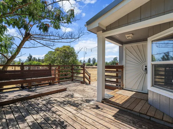 17434 El Rio Ln, Anderson, CA 96007