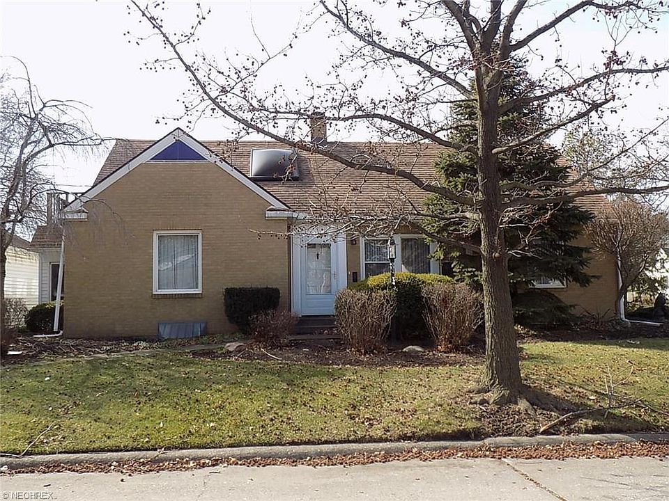 1st image of 1353 W 2nd St