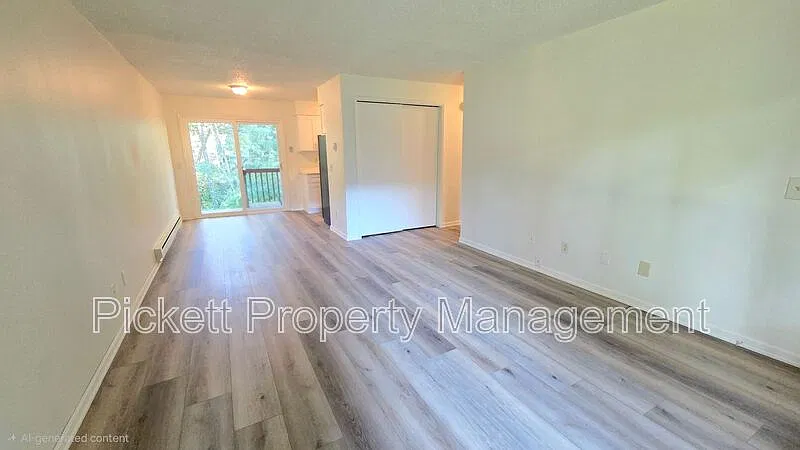 2 bed, 1.0 bath, 900 sqft, $1,600 — Photo 3