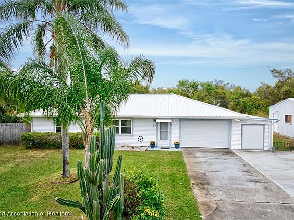 2nd image of 34 Highlands Lake Dr