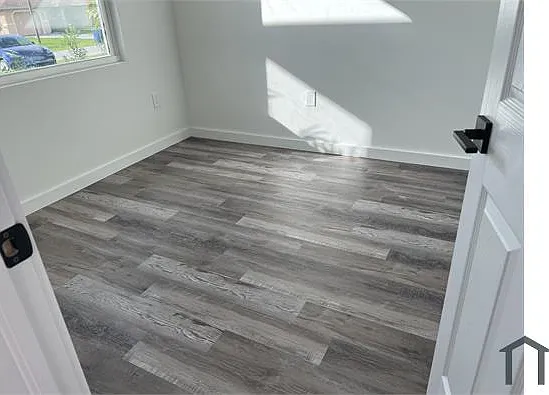 727 Jack Ave S — Photo 12