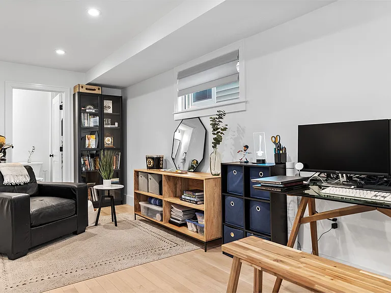 223 Saratoga St #202 — Photo 12