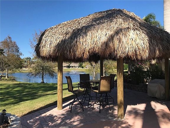 3rd image of 454 NW Foursome Ln