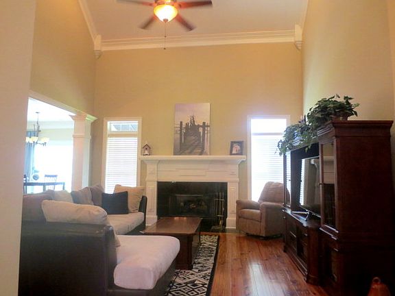 3rd image of 170 Quail Chase Dr