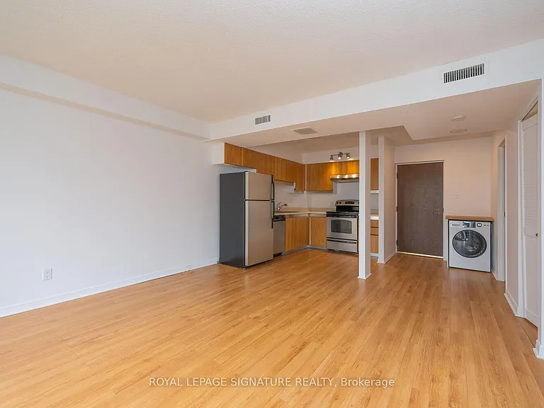 65 Harbour Sq #2109 — Photo 14