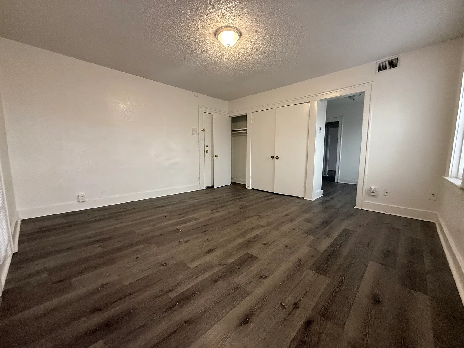 Stonewall Court Apts — Photo 3