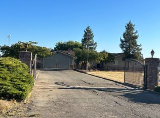 10172 E Underwood Rd, Acampo, CA 95220