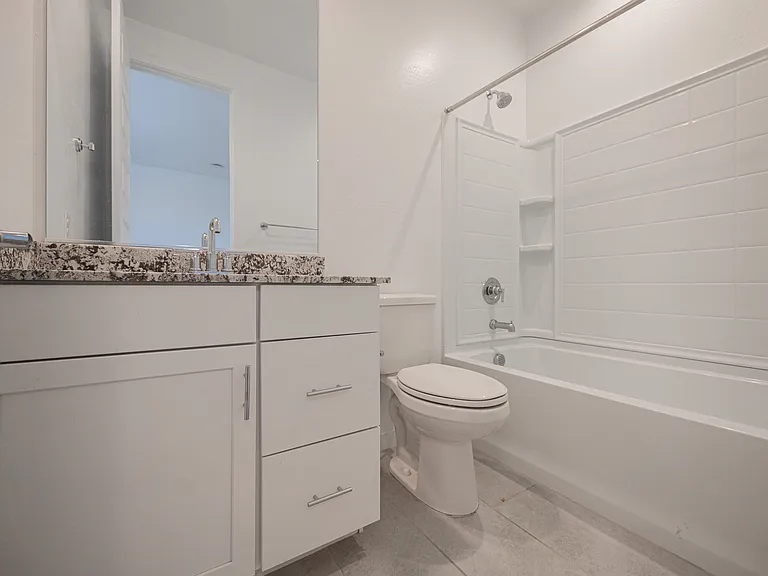 4607 S 111th Dr — Photo 20