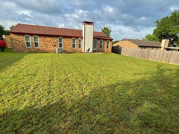2nd image of 323 Omaha Ln