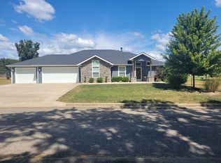 345 Three Pines Cir, Reeds Spring, MO 65737