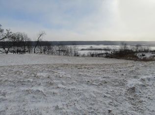 137 Royal Oaks Ct, Guttenberg, IA 52052