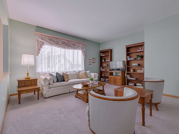 4th image of 21110 W Braxton Ln