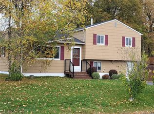 7 Addison Rd, Fishkill, NY 12524