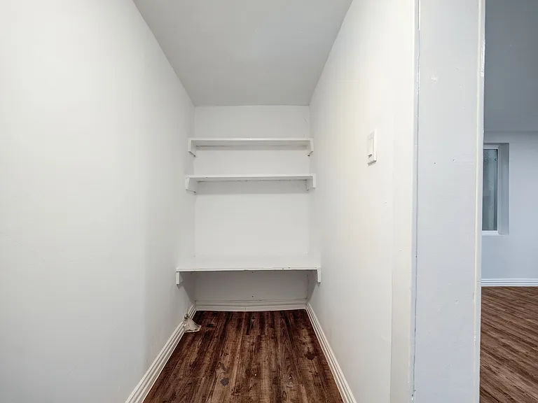 210 Marshall St #3 — Photo 8