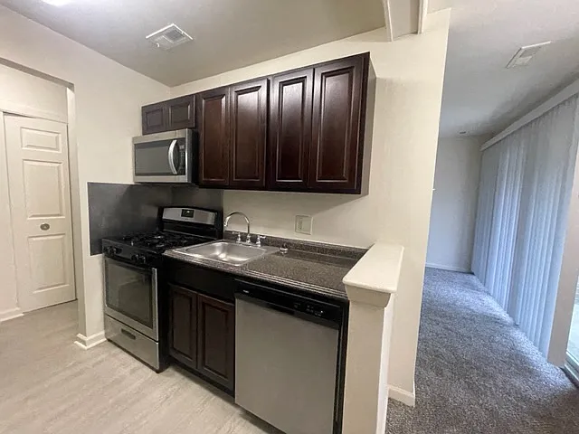 Autumn Ridge Apartments — Photo 82