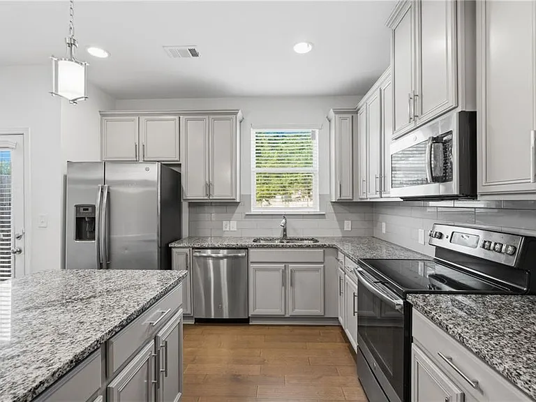 2392 Belmont Pl — Photo 11