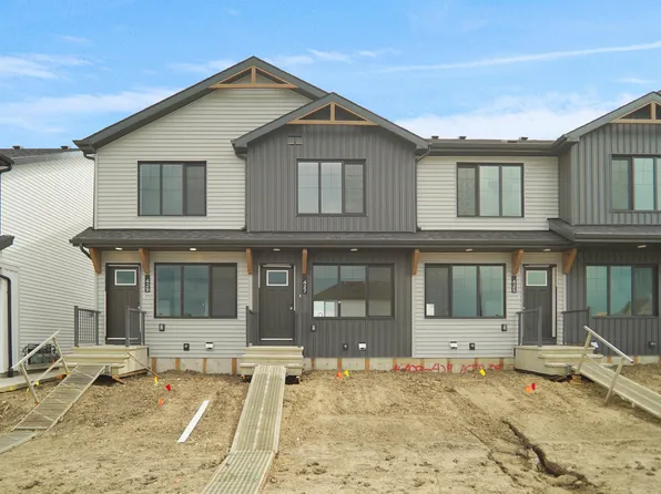 427 Aster Dr, Edmonton, AB T6T 2N8