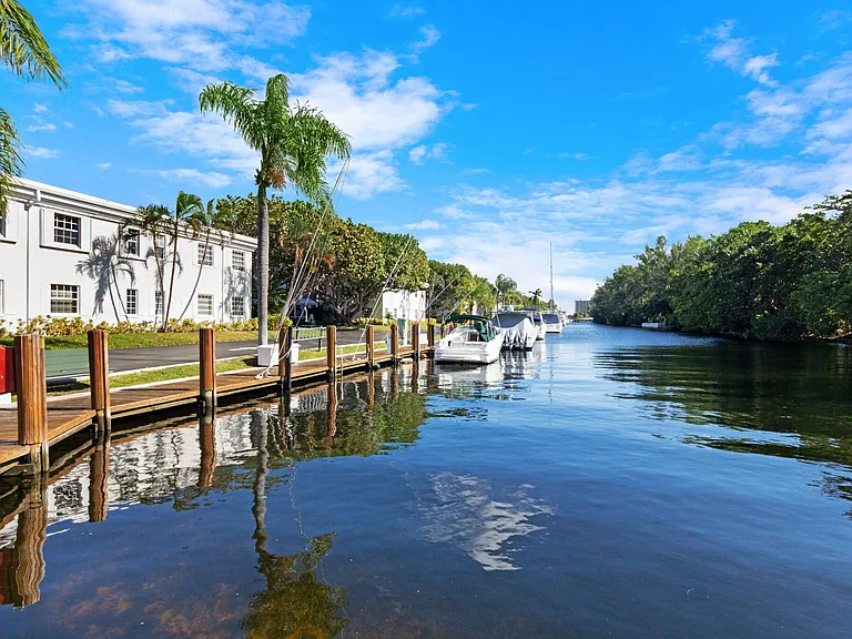 6213 Bay Club Dr #4 — Photo 4